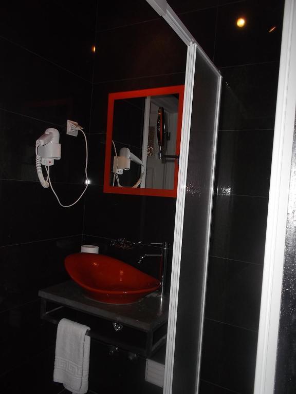 Na Crista Da Onda Hotel Nazaré Værelse billede