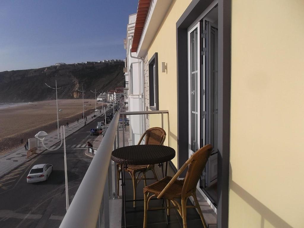 Na Crista Da Onda Hotel Nazaré Værelse billede